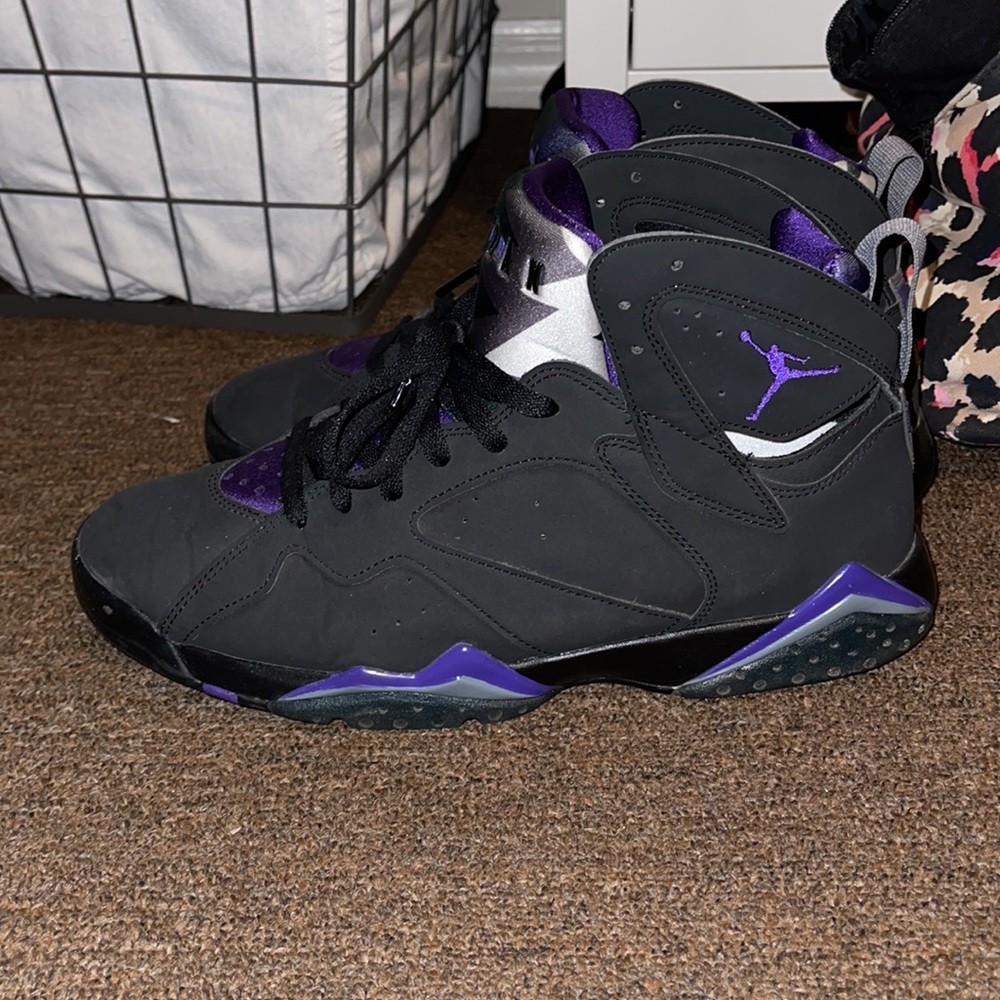 Jordan 7s - Picture 4 of 6